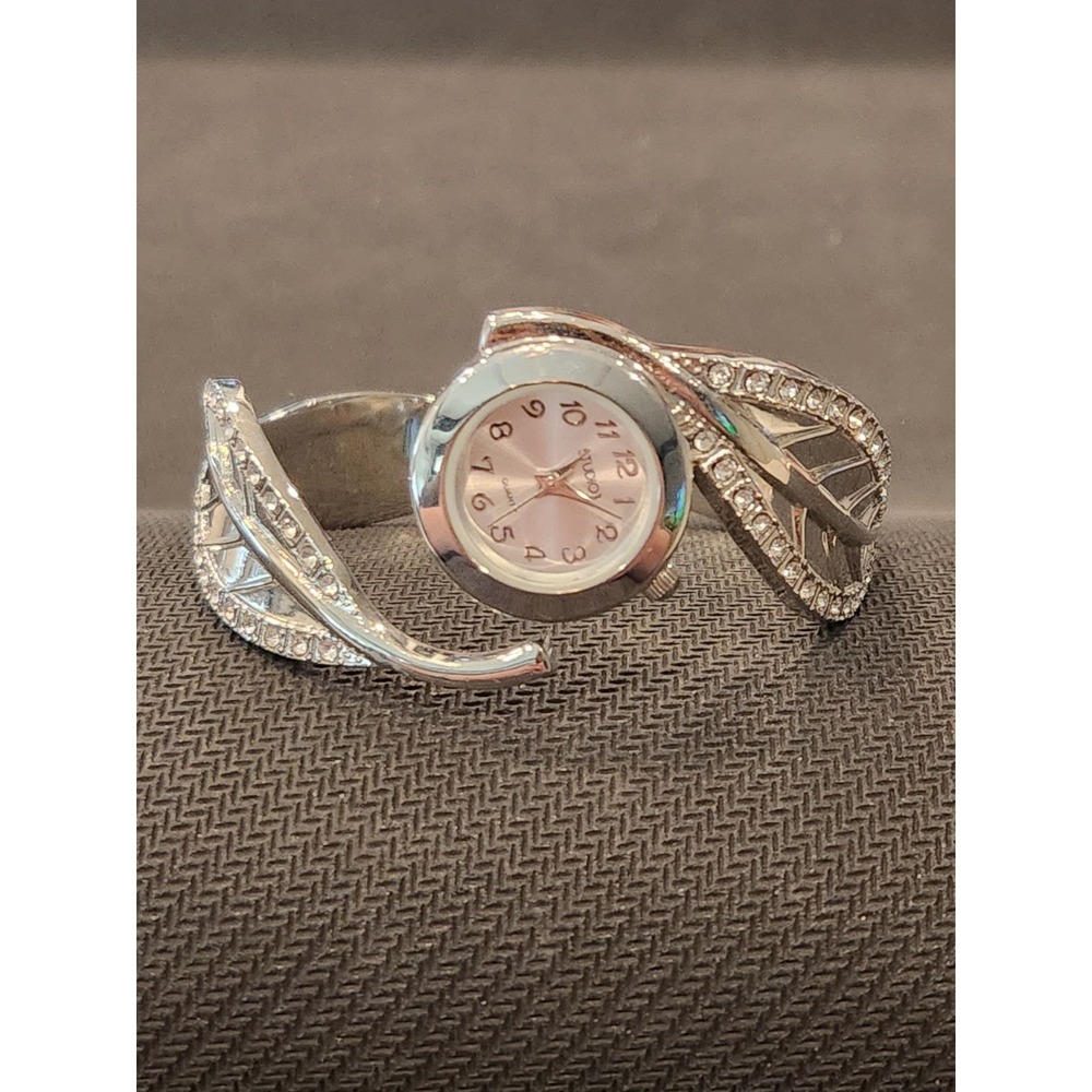 Studio Bangle Band Quartz Watch Womens Needs Battery Silver Tone 21mm‎